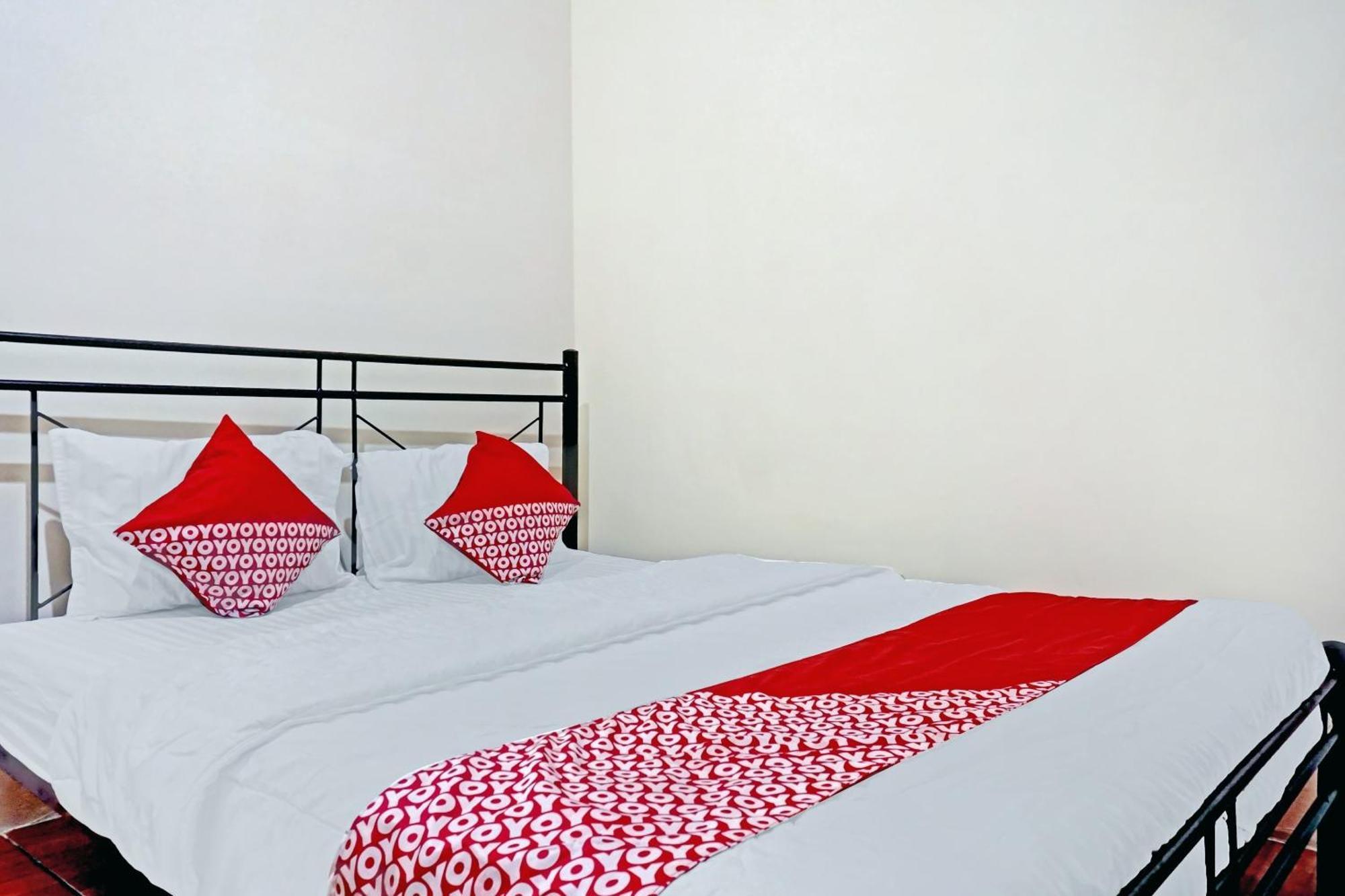 Oyo 90689 Lily House Hotel Tangerang Exterior foto