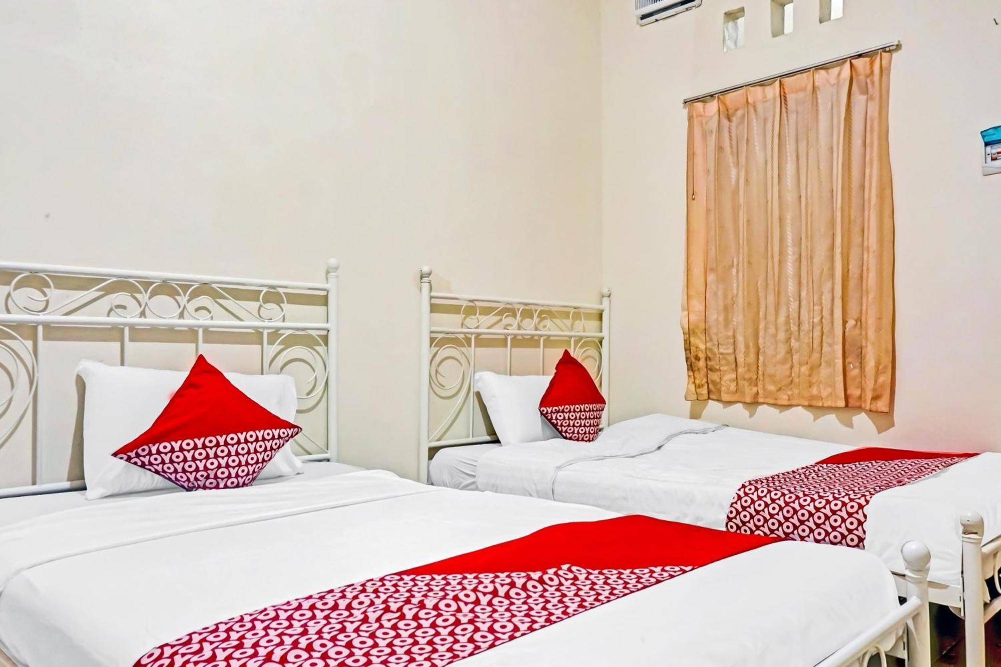 Oyo 90689 Lily House Hotel Tangerang Exterior foto